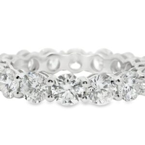 14K Gold Classic Women's Diamond Ring with 16 Stones